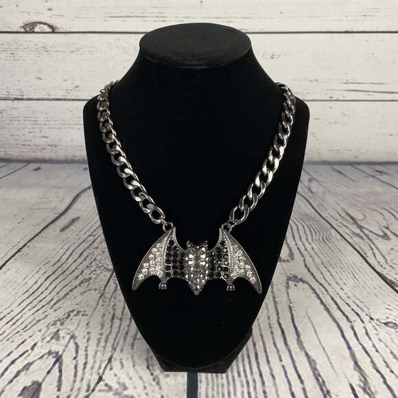 Natasha Black Bat Crystals Rhinestone Halloween Necklace - Picture 1 of 3